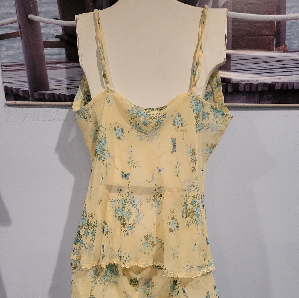 Beautiful Night Wear - Picture 2 of 4